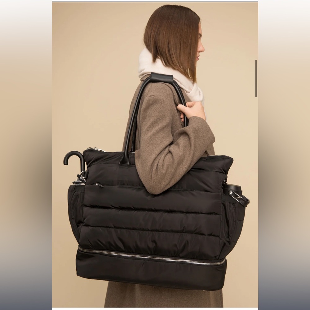 NWT iPack Puffer Tote Weekender Travel Bag Black w/ Silver
Hardware